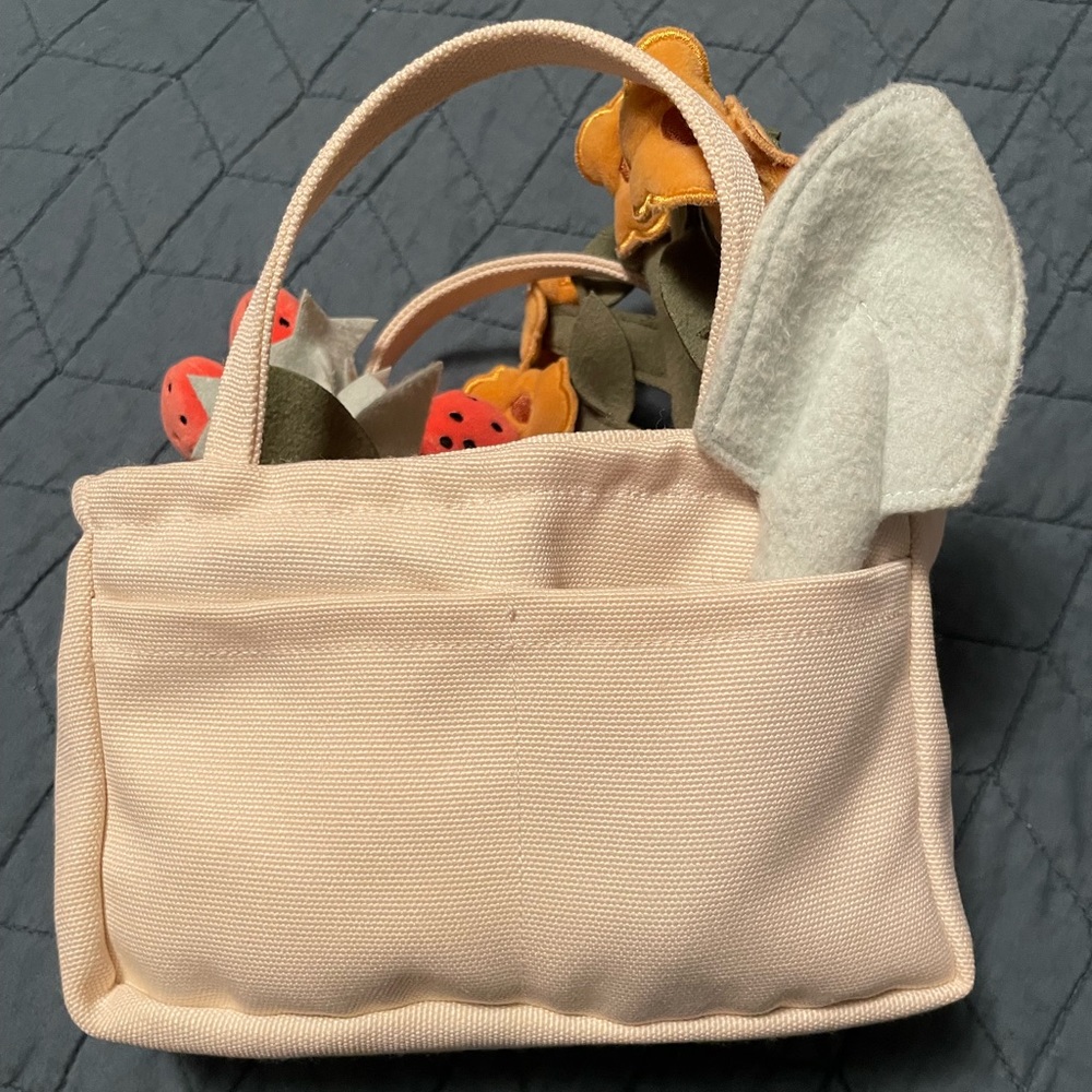 Pillowfort garden set